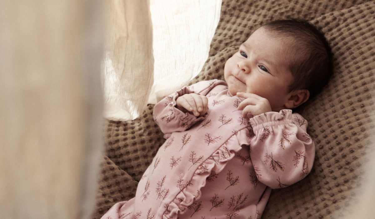 OBLIEKANIE NAJMENŠÍCH BÁBÄTIEK POČAS LETNÝCH DNÍ