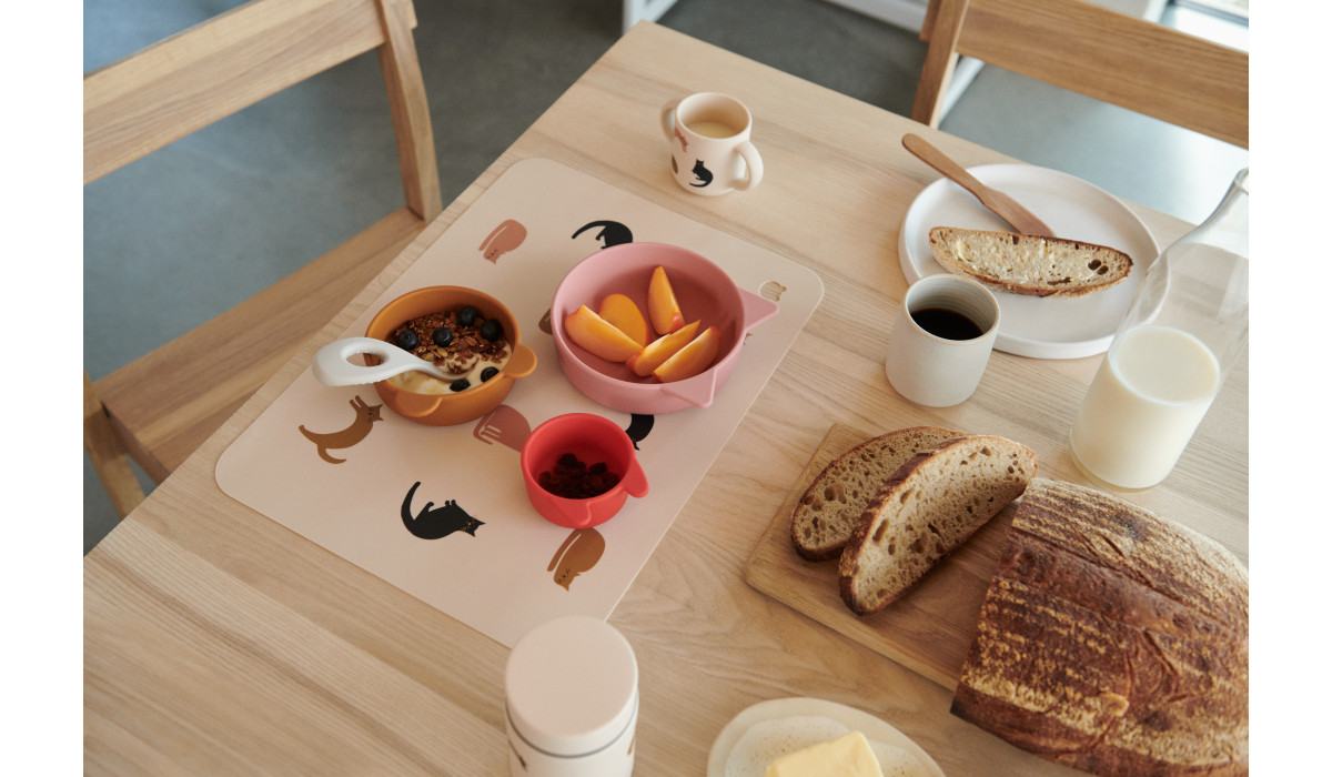 AKO VIESŤ RODINU  A DETI K SPOLOČNÉMU  STOLOVANIU